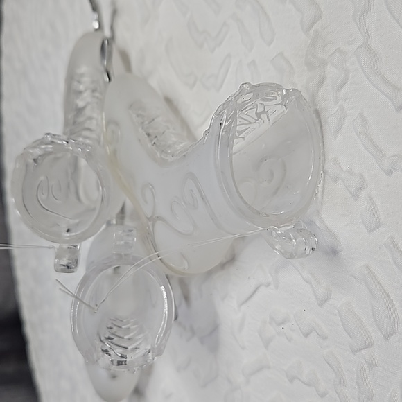 DEPT 56 FROSTED ACRYLIC ICE SKATES SET OF 3 - Picture 6 of 8